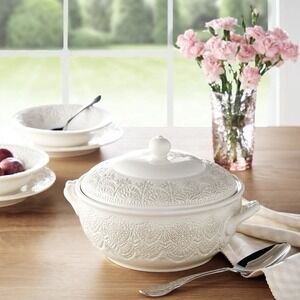 Pioneer Woman Vintage Lace Stoneware Tureen Linen 11" x 9.25" New